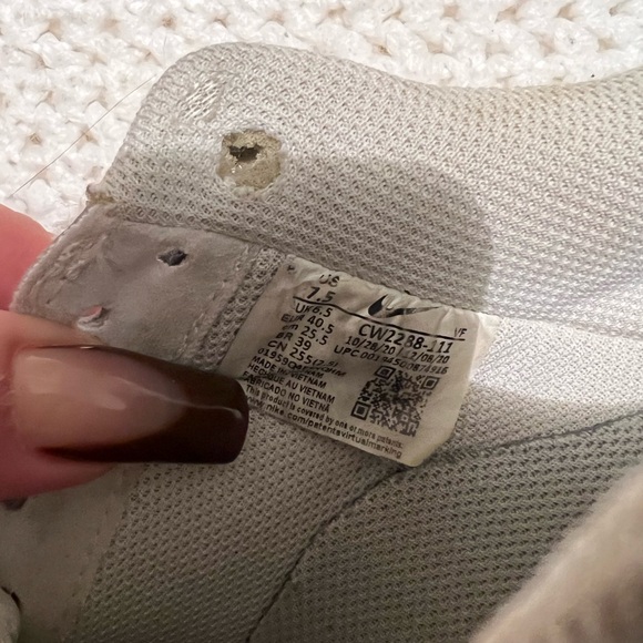 Nike air forces - Picture 3 of 3